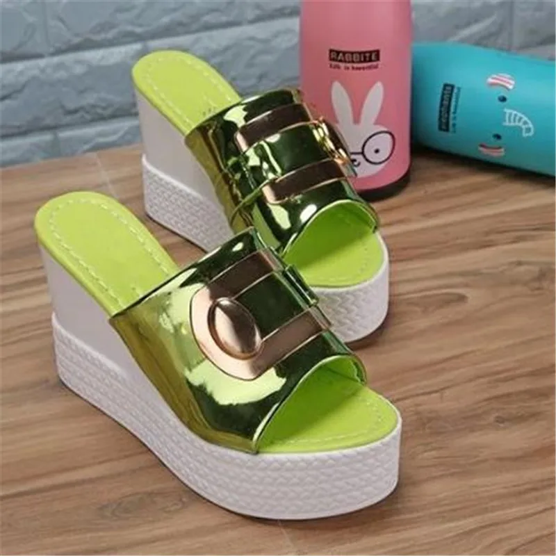 Сланцы женские со стразами летние тапочки сандалии на танкетке шлепанцы | Обувь