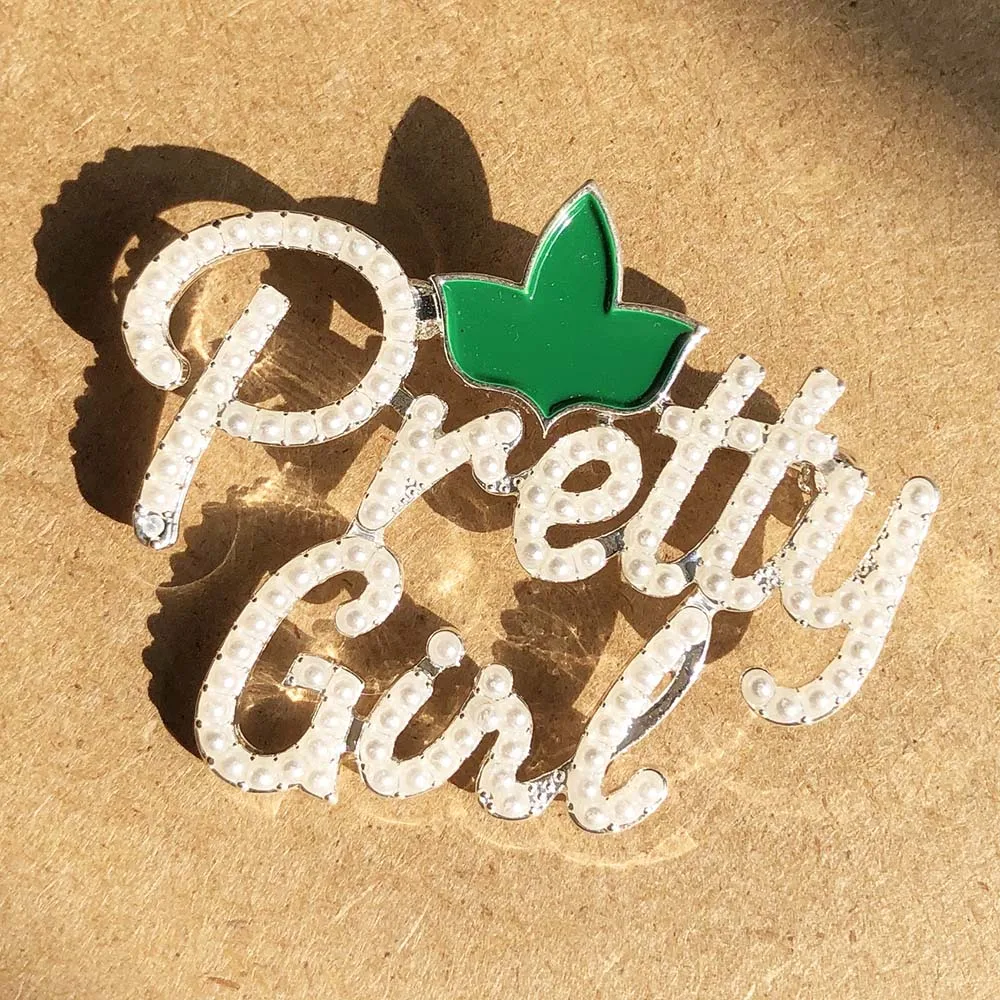 Женская Брошь в виде кленового листа |