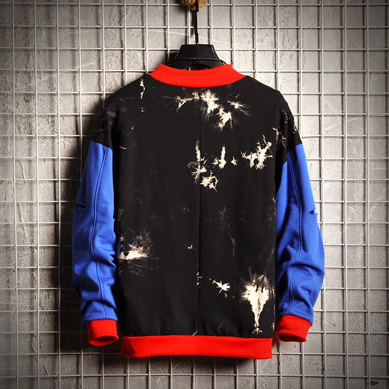 

Hoodies & Sweatshirts