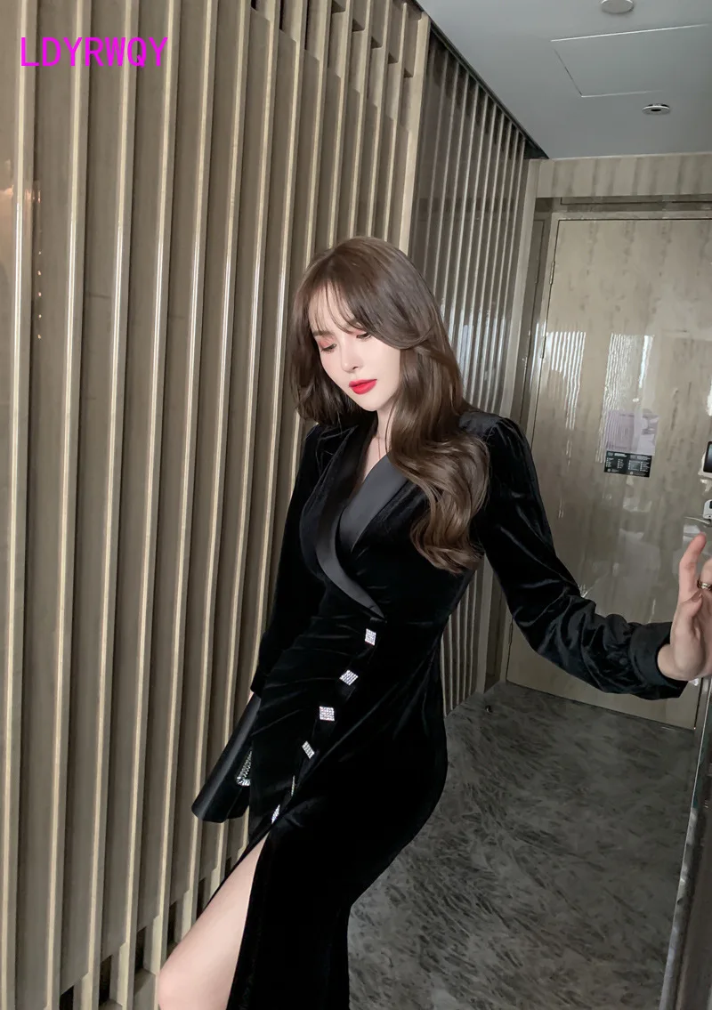 

Velvet dress autumn winter 2021 air quality French retro Hepburn look slim, waist split Sheath Office Lady Polyester