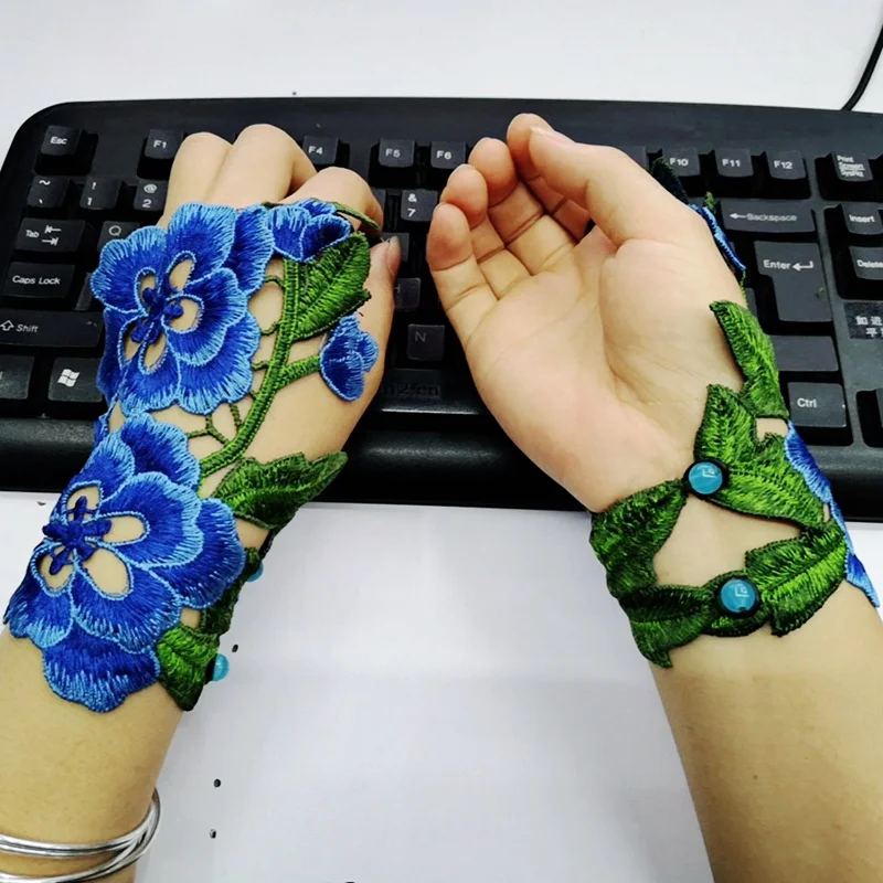 Женский браслет с вышивкой в этническом стиле | Украшения и аксессуары