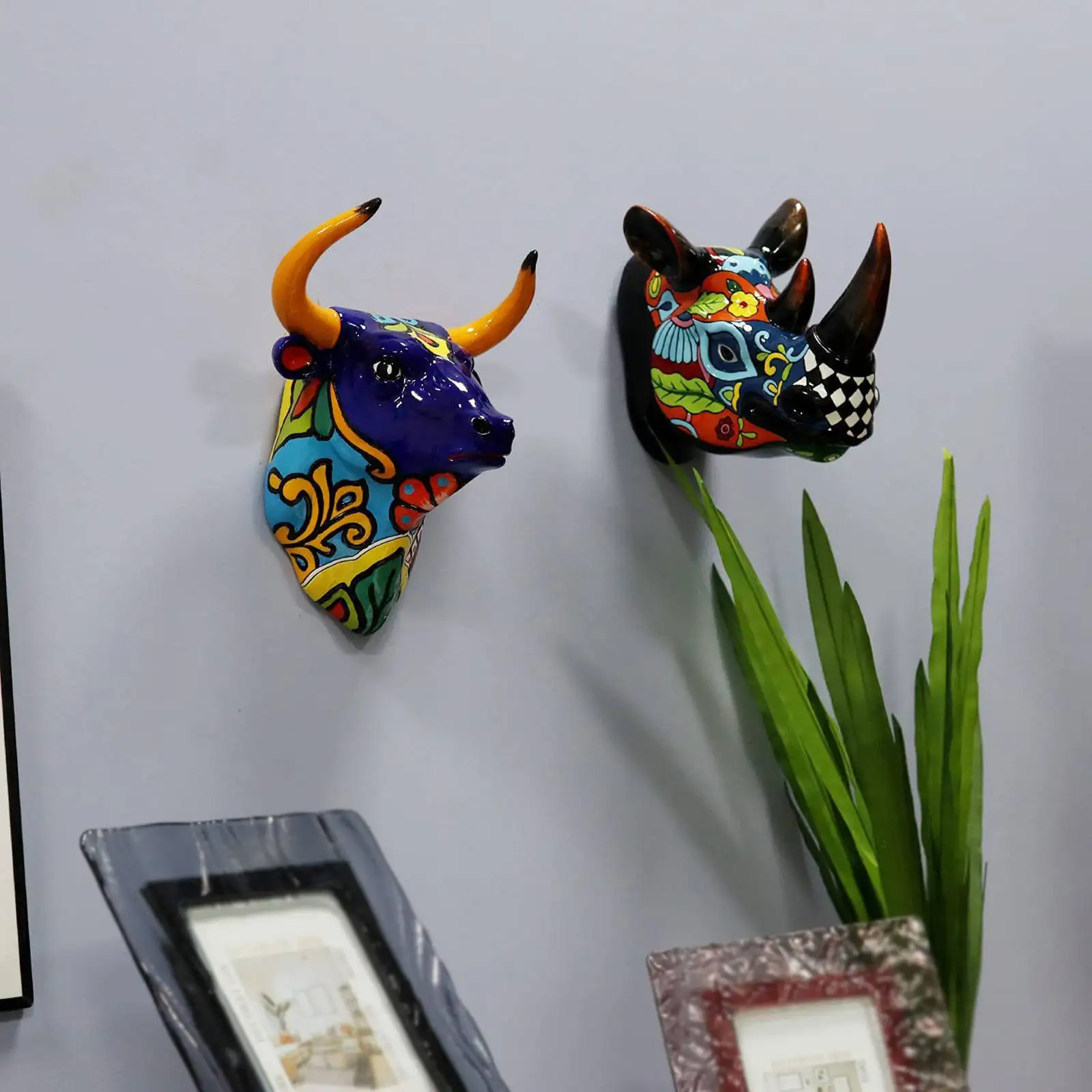 

Large Wall Mounted Hanging Cow Animal Head Resin Ornaments Home Decoration