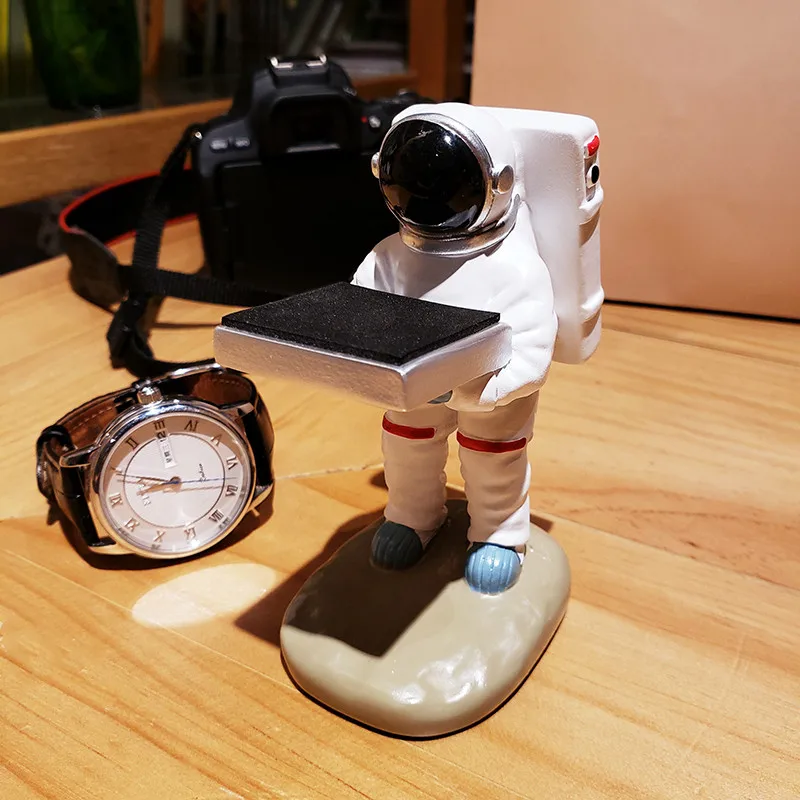 

Astronaut Creative Watch Stand Holder Watchband Organizer Storage Box Quartz Watch Jewelry Display Container Best Gift For Men