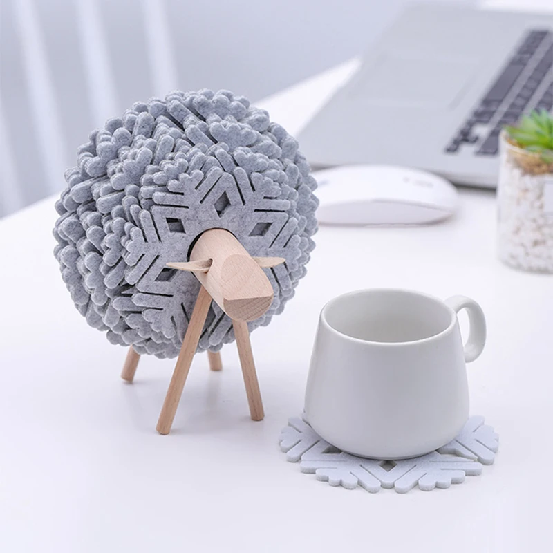 

Sheep Deer Anti Slip Cup Pads Coasters Round Felt Cup Mats Japan Style Snowflake Creative Home Office Decor Art Crafts Gift Xmas