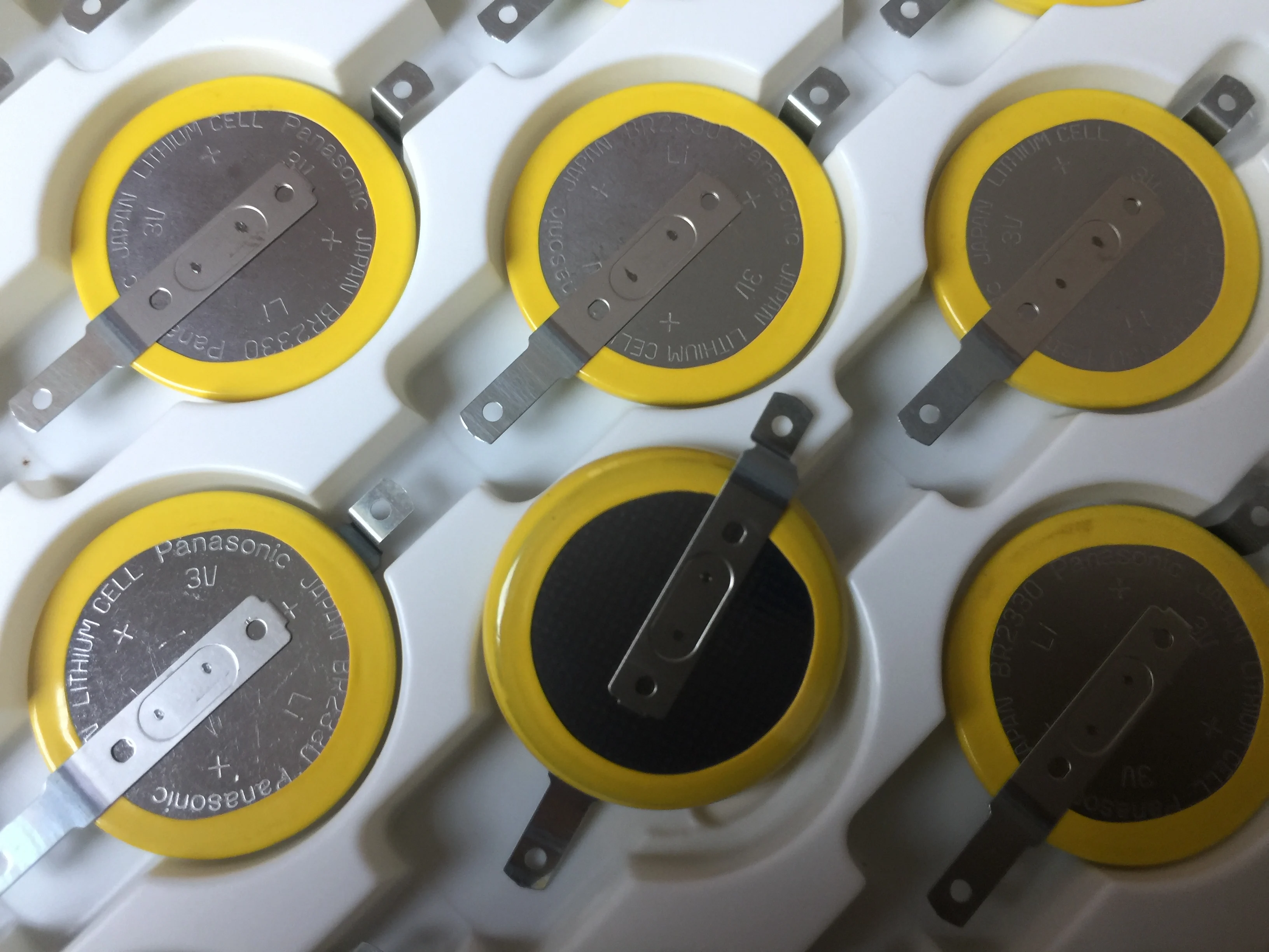 PANASONIC BR2330/FAN Высокотемпературный 3V литий-ионный элемент питания в форме кнопки Батарея BR2330 с паяльными ножками.