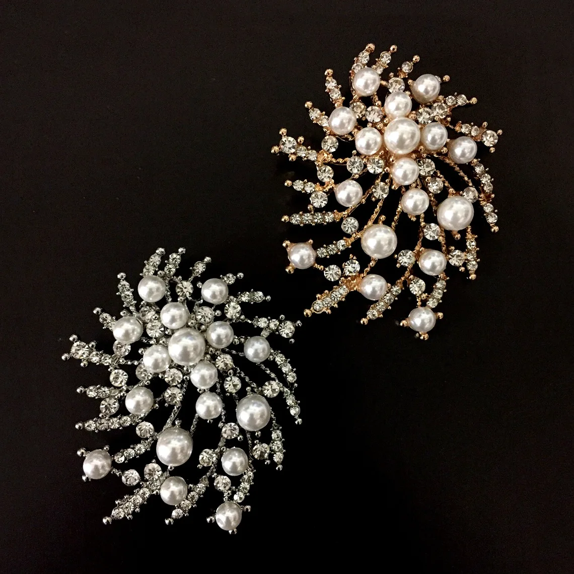

Dainty Female White Zircon Pearl Brooch Boho Gold Silver Color Jewelry Brooches For Women Cute Flower Pin Dress Coat Accessories