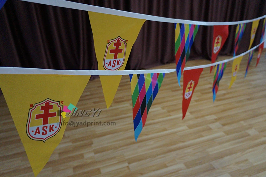 Пользовательские печатные вымпели 30х20см флаги треугольные Висячие 500 метров |