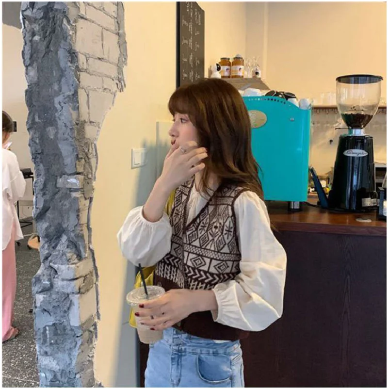 

2020 Vintage Knitted Vest Geometry Retro V-neck Knitted Cardigan Double-breasted Layered Outer Sweater Women Autumn and Winter