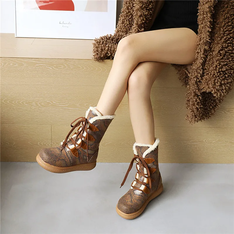 

YQBTDL 2022 New Winter Leisure Women Snow Boots Serpentine Leather Flat Heel Girl Waterproof Ankle Botas Keep Warm Lace Up Brown