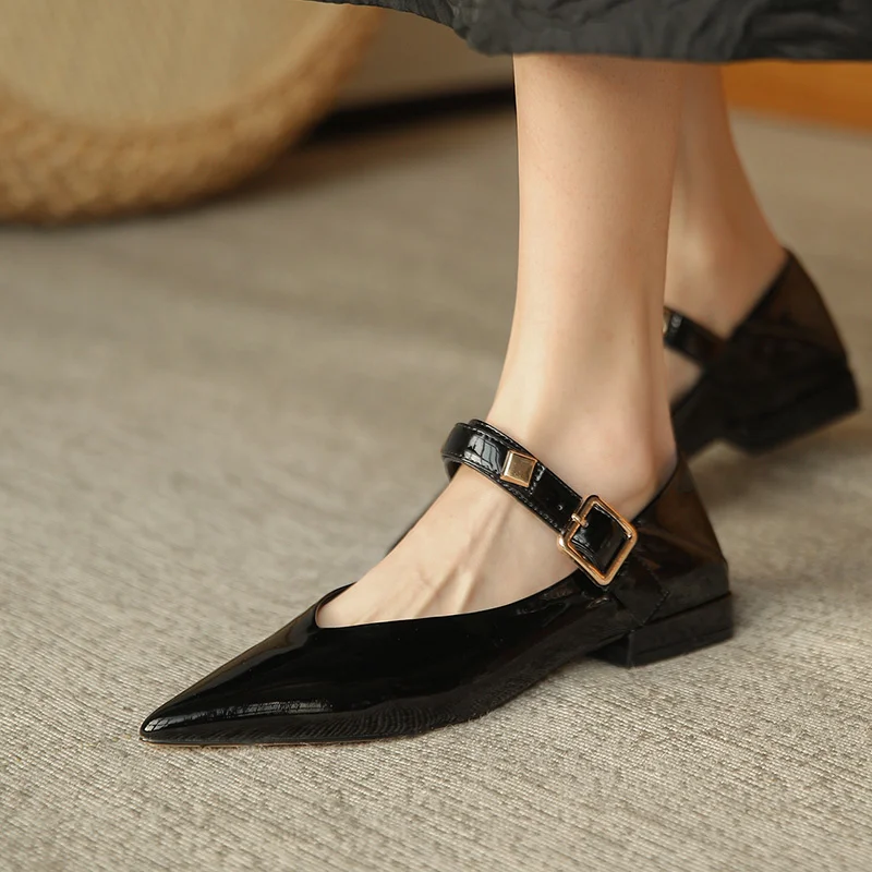 

Women's Single Summer New Pointed Flat Bottom Shallow Mouth Retro Late Evening Gentle Mary Jane Flats Shoes Sandals