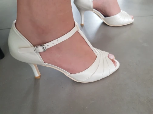 Свадебные туфли из сатина цвета слоновой кости женские сандалии с Т образным