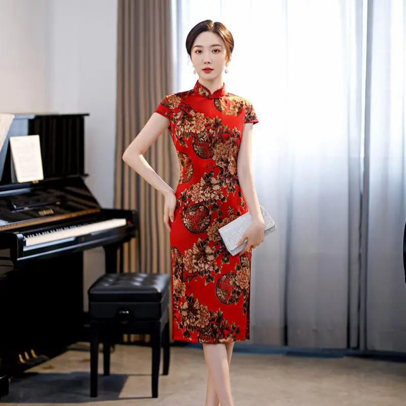 

Женское атласное платье-Ципао с разрезом и цветочным принтом