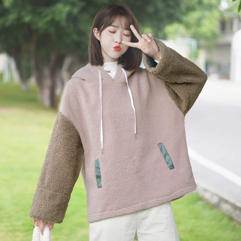 

Chic Khaki Winter New Small Lamb Wool Pullover Female Color Stitching Hoodie Fleece Lined Warm Top Tide