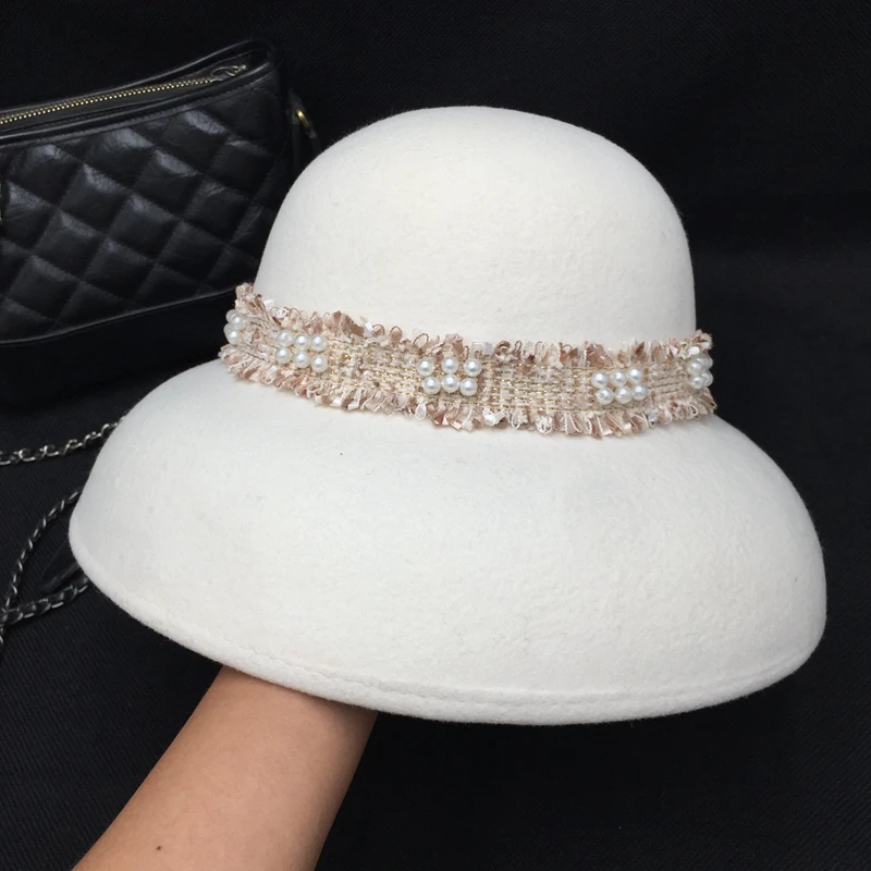 

In the spring and autumn winter the new wool felt hat French white bucket hats for women female