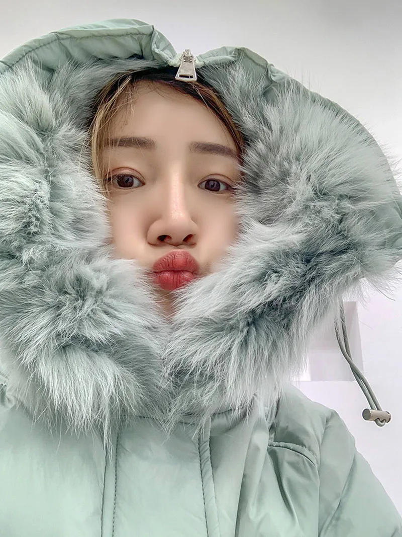 Женский пуховик с большим воротником из натурального Лисьего меха теплый на