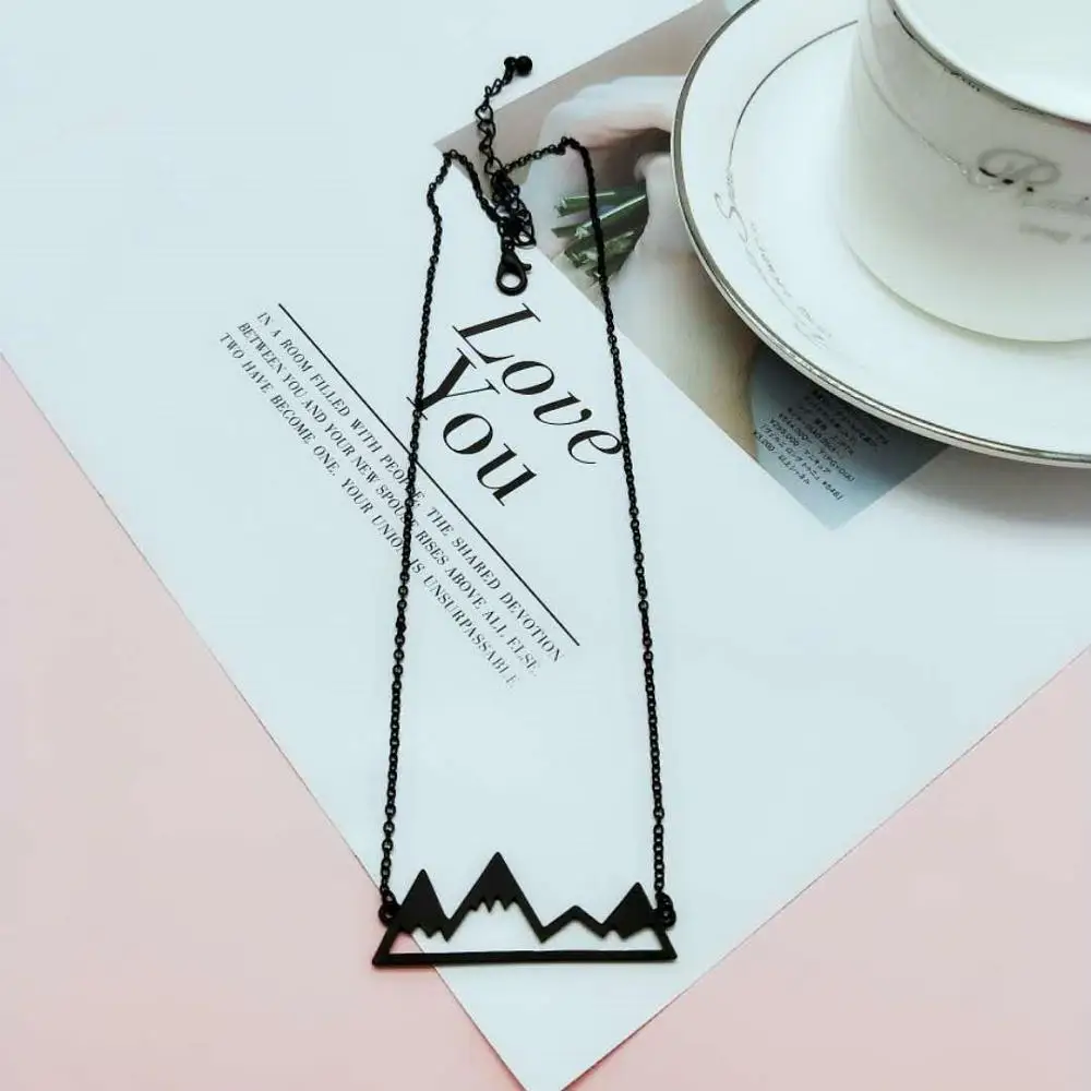 Модное женское ожерелье матового черного цвета хорошее качество с подвеской в