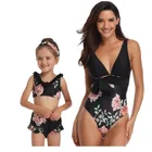 Новинка 2021, купальники для мамы и дочки, черный купальный костюм с цветочным принтом для мамы и дочки, Пляжное сексуальное бикини, семейный купальник