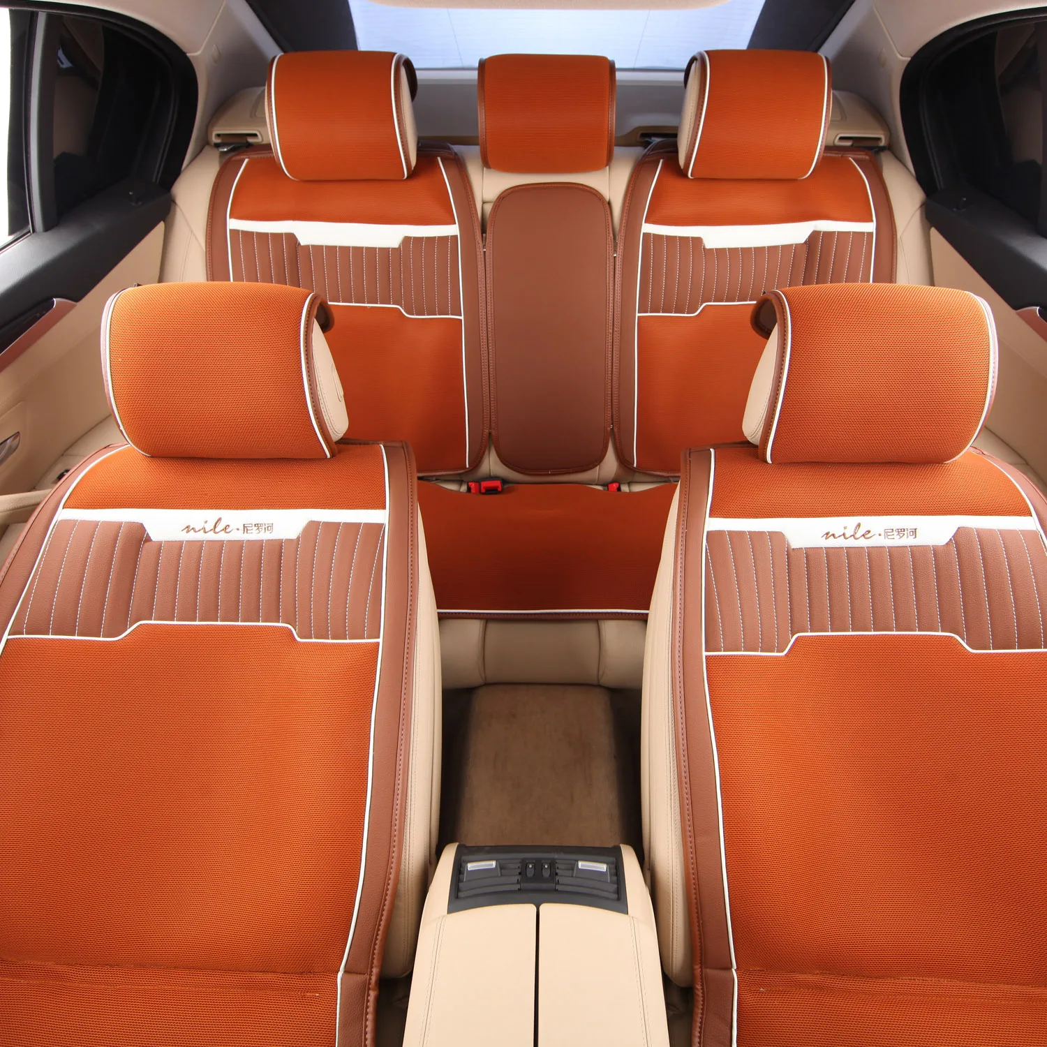 

Полный комплект чехлов на автомобильные сиденья