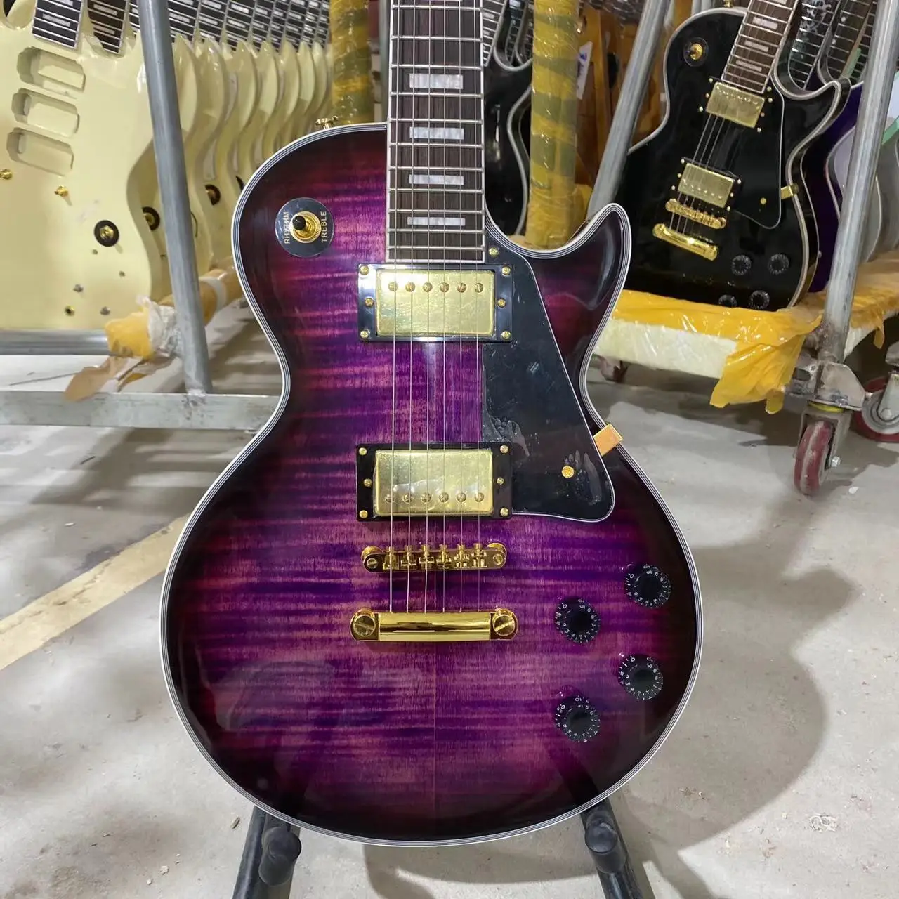 

Custom Electric Guitar Golden Hardware Tiger Maple Top Rosewood Fingerboard Mahogany Body Purple Circle Free Shipping