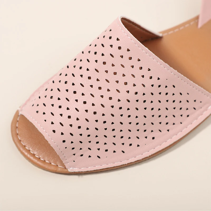 

Women Slip On Slippers Ladies Fretwork Pu Leather Peep Toe Sandals Female Sewing Summer Beach Slipper Woman Comfort Fashion Shoe