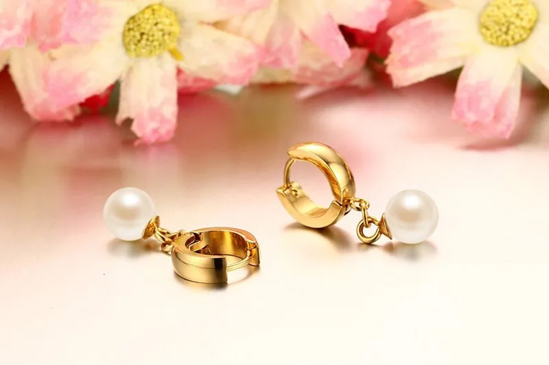

QWC LB28 arrival fashion jewelry birthday gift gold color with stone big 8mm Pearl shape Simple titanium steel earring