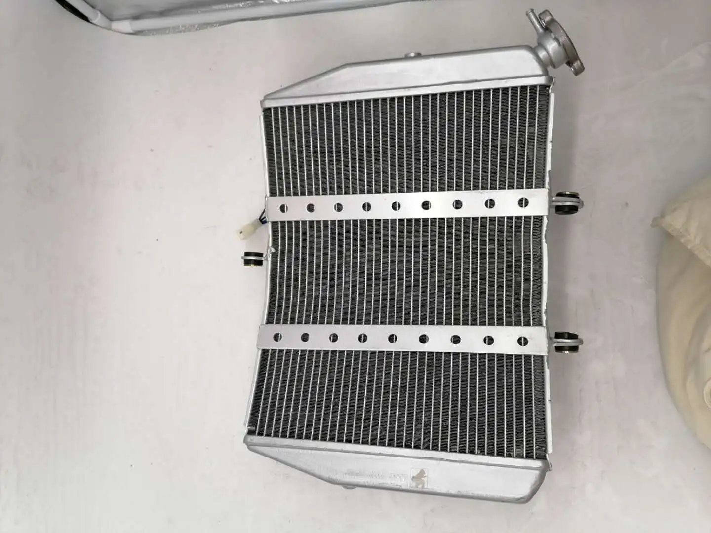 

Aluminum Alloy Material Is Suitable for Kawasaki ZX-6R636 09-12 Water Tank Assembly Motorcycle Accessories