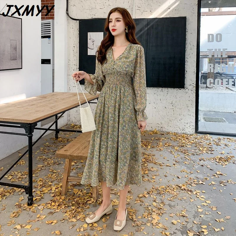 

2020 autumn new retro temperament floral dress women's waist slimming V-neck horn long-sleeved over-the-knee midi skirt jxmyy