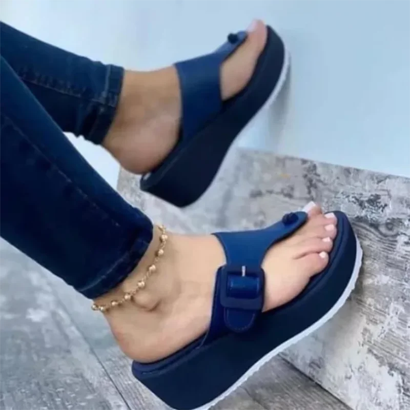 

Women's Suede Solid Color Herringbone Buckle Decoration Wedges Comfortable Classic Fashion Casual Sandals and Slippers 4KD038
