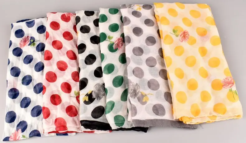 

2020 Autumn Winter Classic dots Voile scarf silk square hijab cool shawl ladies foulard femme headband hair bufanda mujer shawl