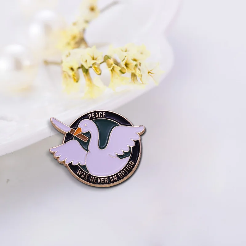 Забавная эмалированная заколка в виде гусиного мема без названия | Украшения и