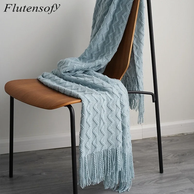 Однотонное покрывало в скандинавском стиле с волнистой текстурой для дивана