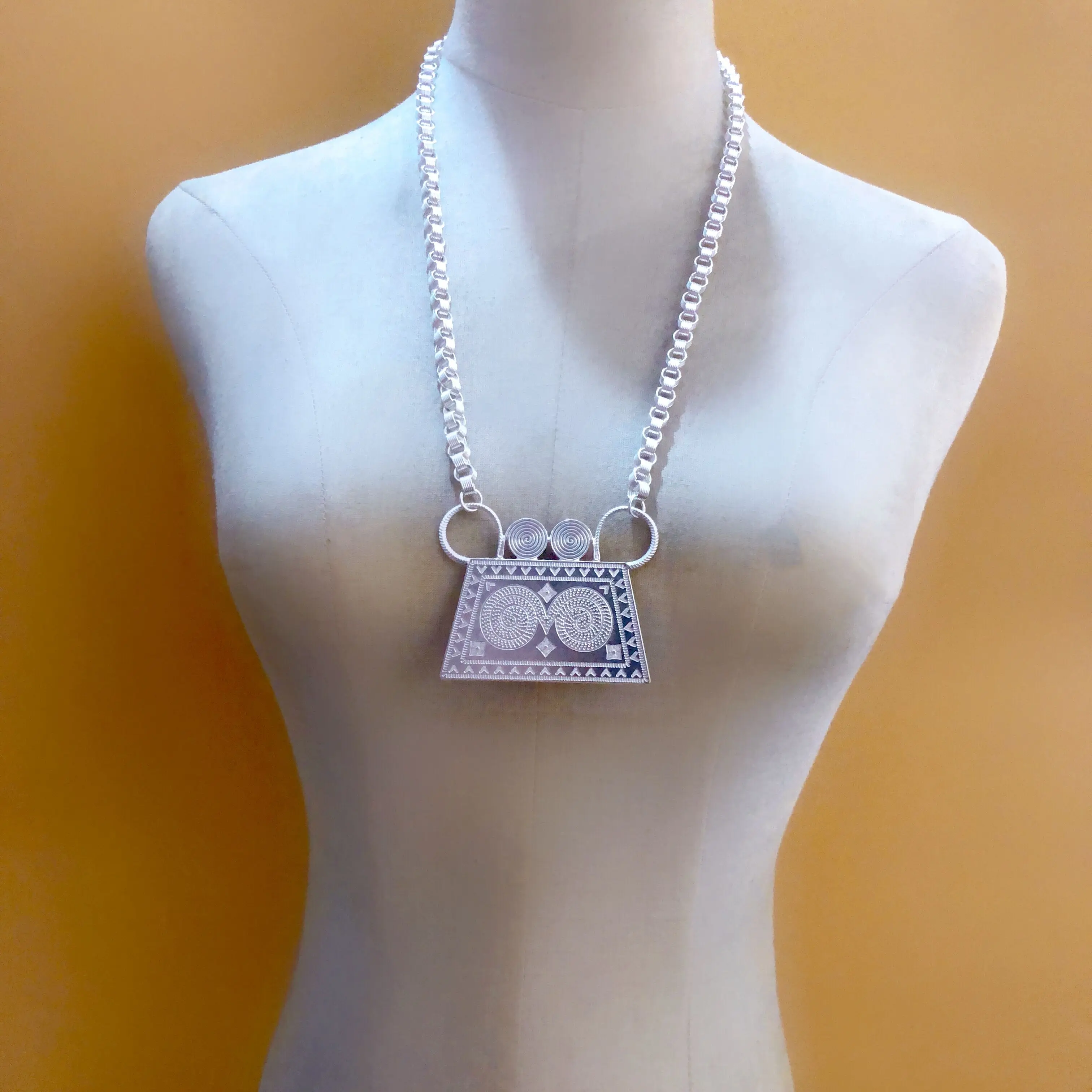 Мужское ожерелье hmong |