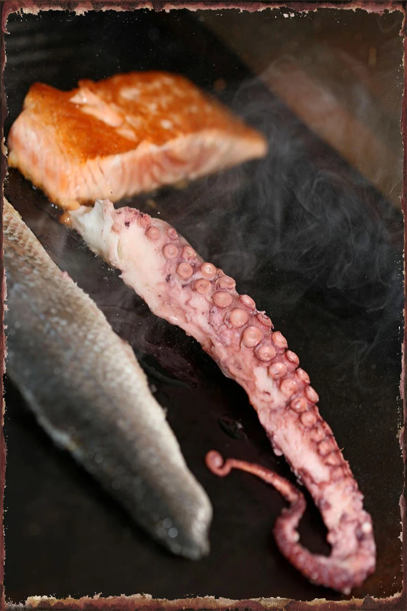 Ретро-винтажный металлический знак "Рыба на гриле в греческом стиле" для декора комнаты на стене в кафе, пабе, доме или клубе.