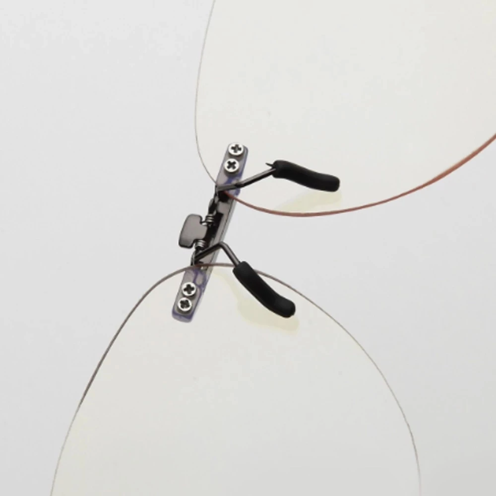 Зажим для очков с креплением на объектив