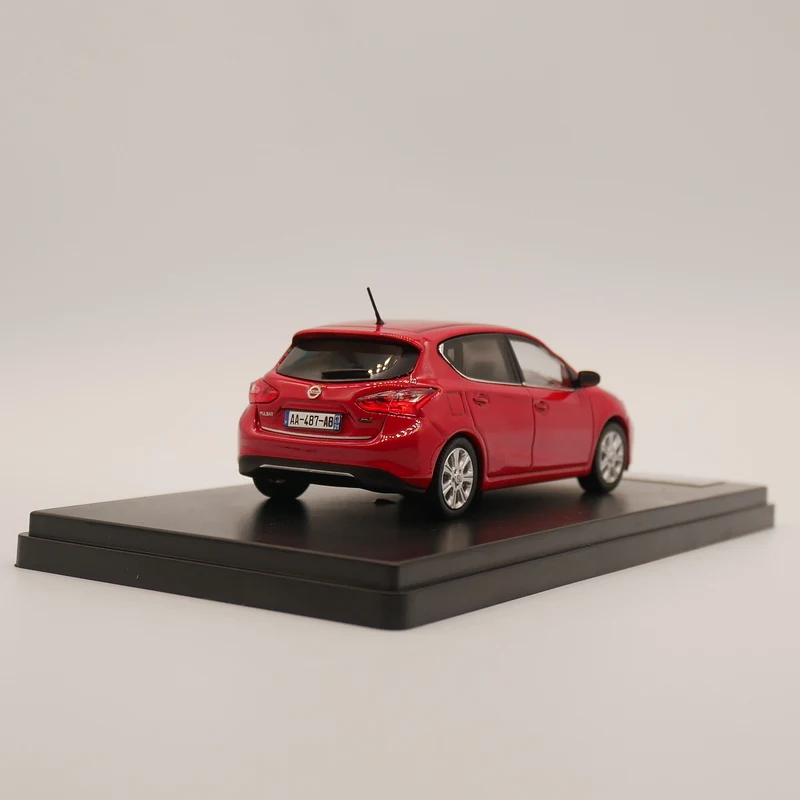 Премиум X 1:43 Nissan PULSAR 2015 литая модель автомобиля игрушечный автомобиль из сплава |