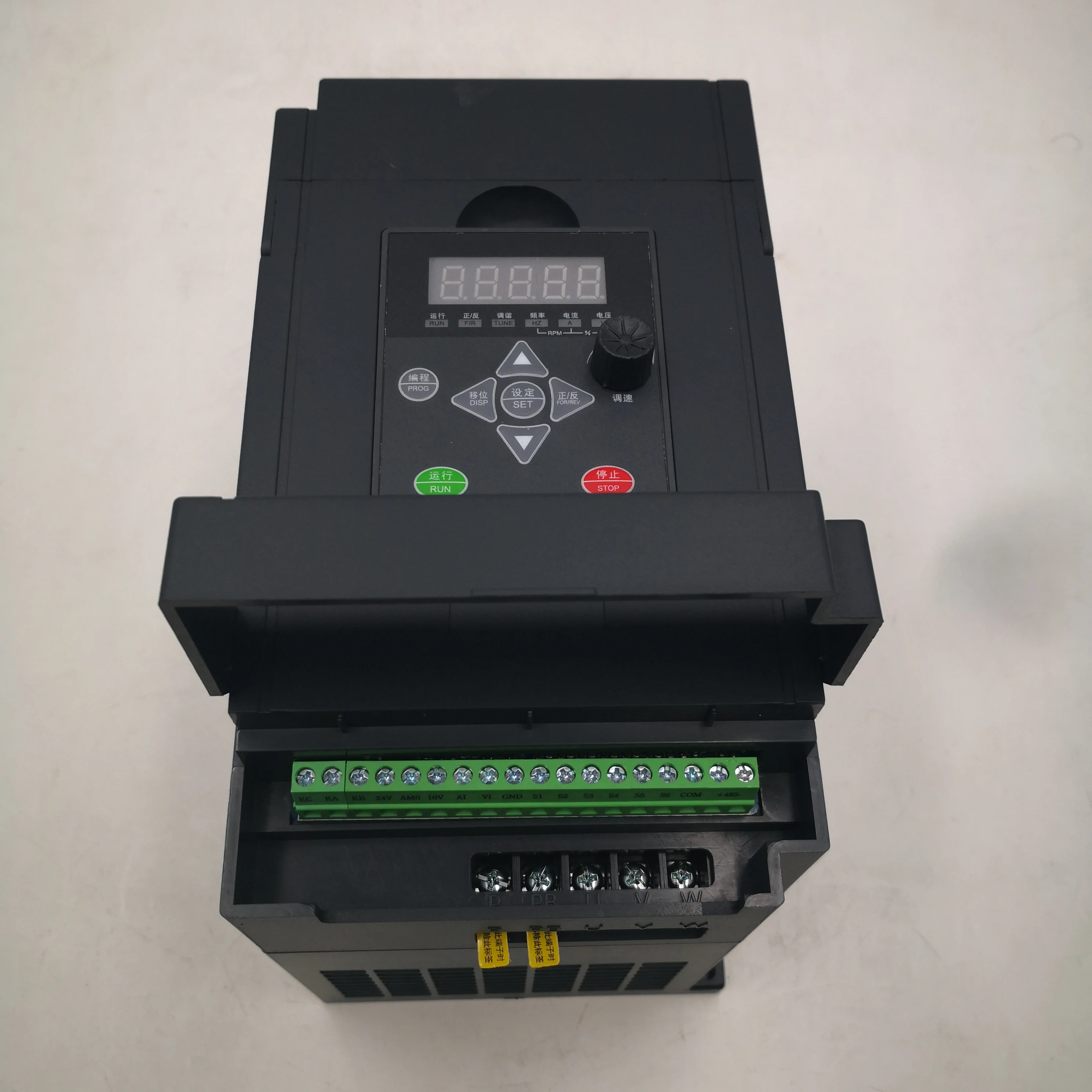 Бесплатная доставка частотно-регулируемый привод 4KW/7.5KW 220 В однофазные Вход и