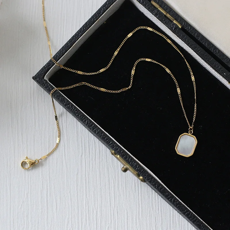 

Romantic Wedding Jewelry for Women Stainless Steel Chain Necklaces for Girls Natural Shell Geometric Pendant Gold Choker Female