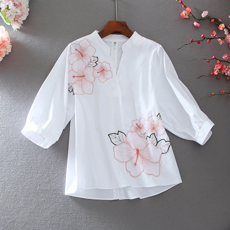 

New spring and summer women loose white shirt embroidered long blouse cartoon Flower embroidery fashion