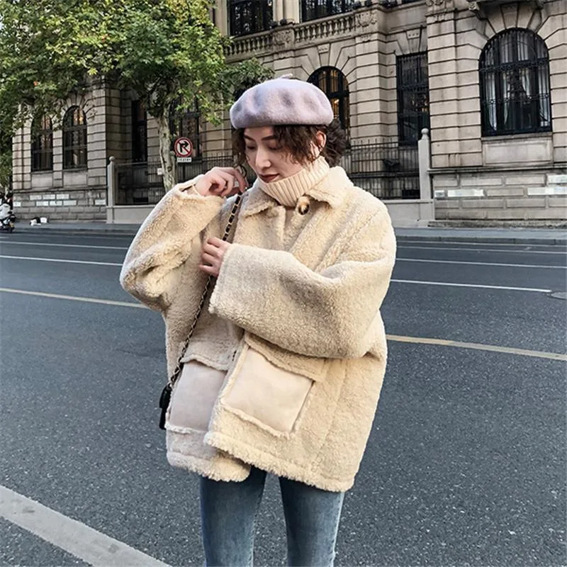 

2021 autumn and winter new Korean version of the jacket female fur all-in-one women's loose and thin lamb wool jacket top trend