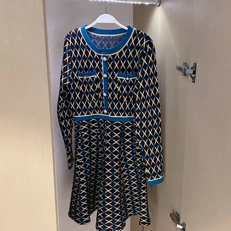 

2021 new women's advanced French small fragrance dress spring and autumn dress waist down show thin temperament sweater knitting