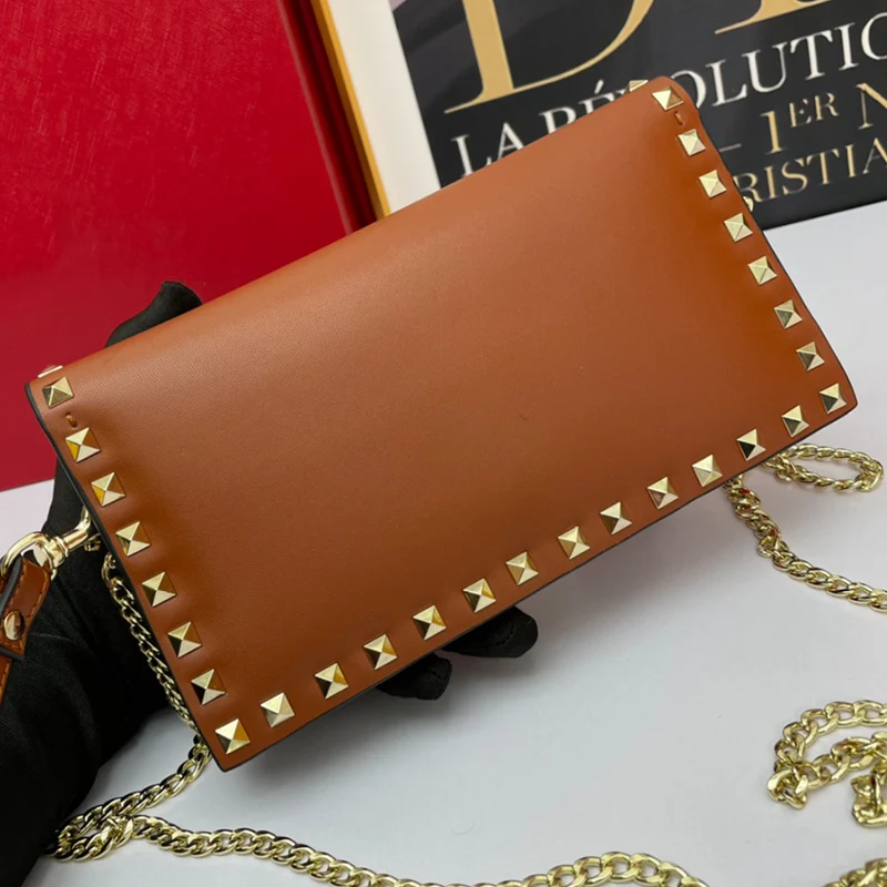 

Retro rivets leather horizontal square clutch bag new ladies fashion clutch bag hardware chain diagonal shoulder bag