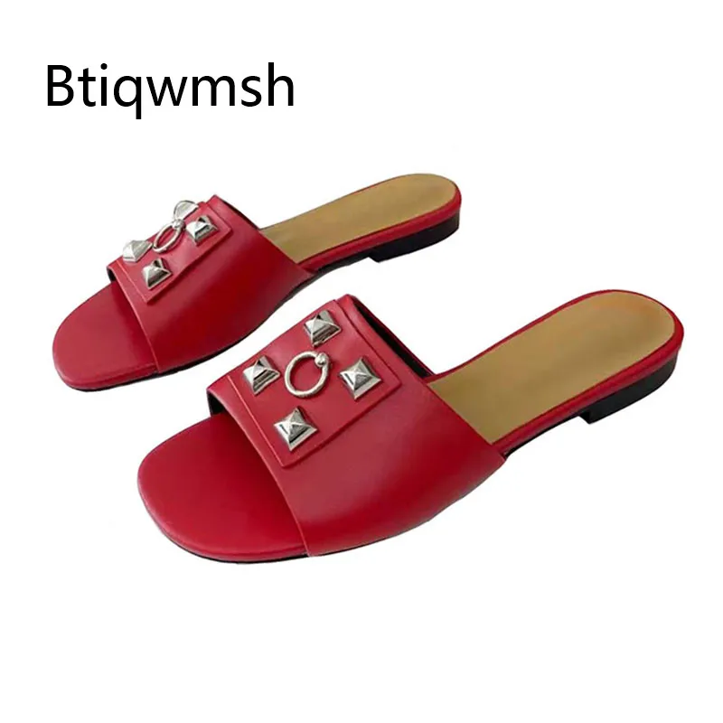 

Тапочки женские из мягкой натуральной кожи с открытым носком и металлическими заклепками