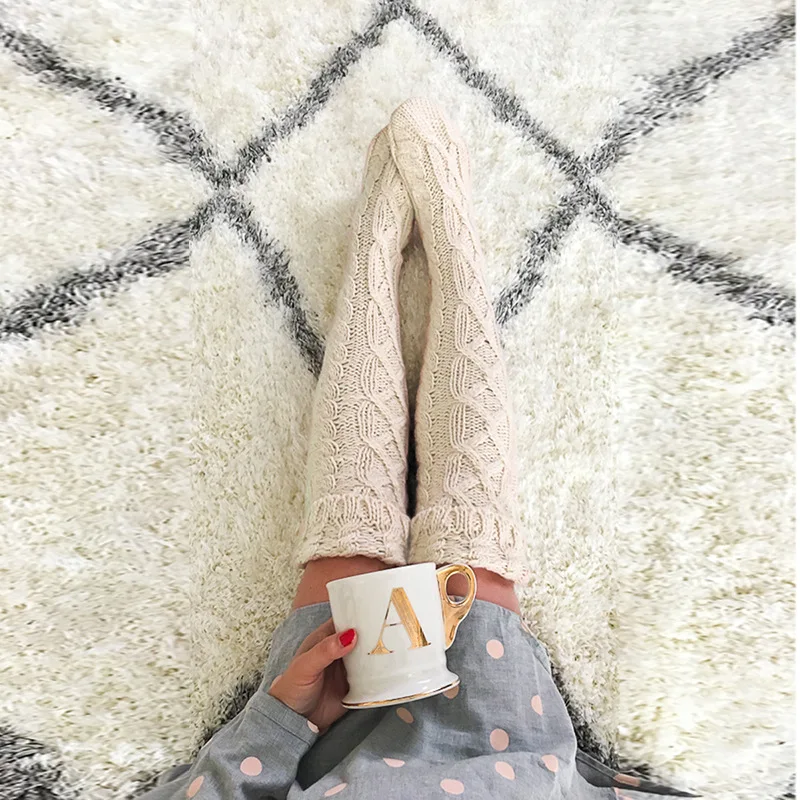Европейском и американском стиле новинка Твист в длинный носки без пятки выше колена теплые носки ворс Носки для женщин