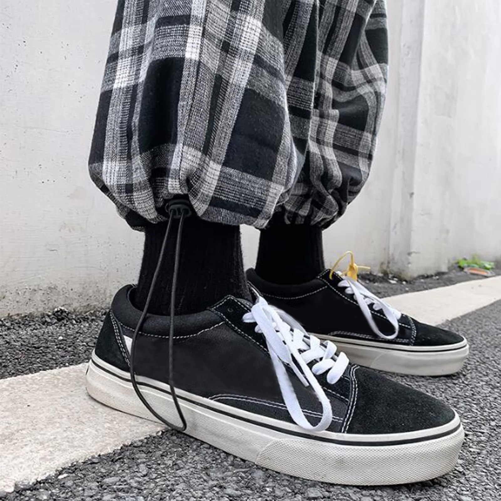 

Hip Hop Pants Men Fashion Harajuku Pants Streetwear Casual lattice Casual Joggers Tie feet Men Pant Large size Trousers Pants