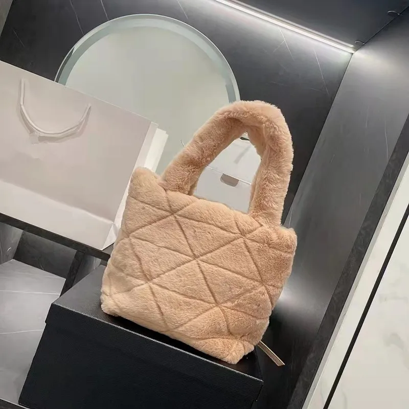 

Moment 2021 Fashion Lady Bag Cashmere Cloth High-End Designer Baguette Bag Messenger Shoulder Bags Nylon Design