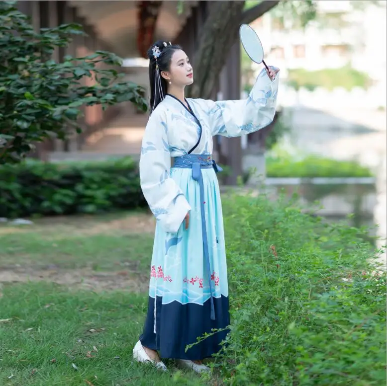 

Высокое качество Hanfu Женские повседневные боевые искусства труппы вышитые InGenuity с широкими рукавами плащ на каждый день Древний китайский с...