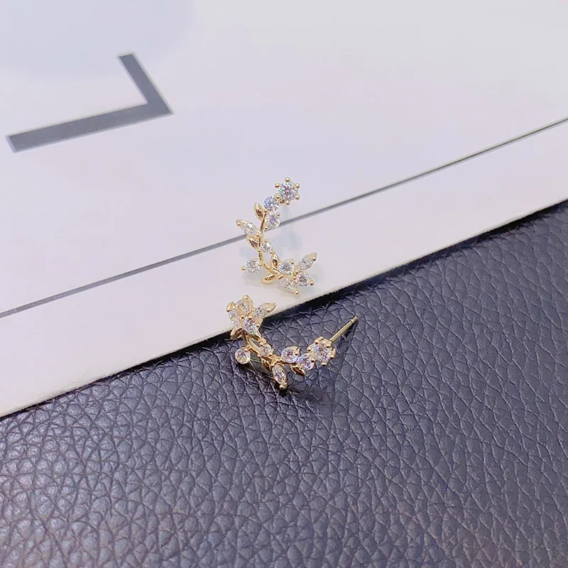 

Small and Fashionable Zirconium Branch Earrings Earrings, Super Dazzling Exquisite Earrings, Simple, Luxurious and Fresh