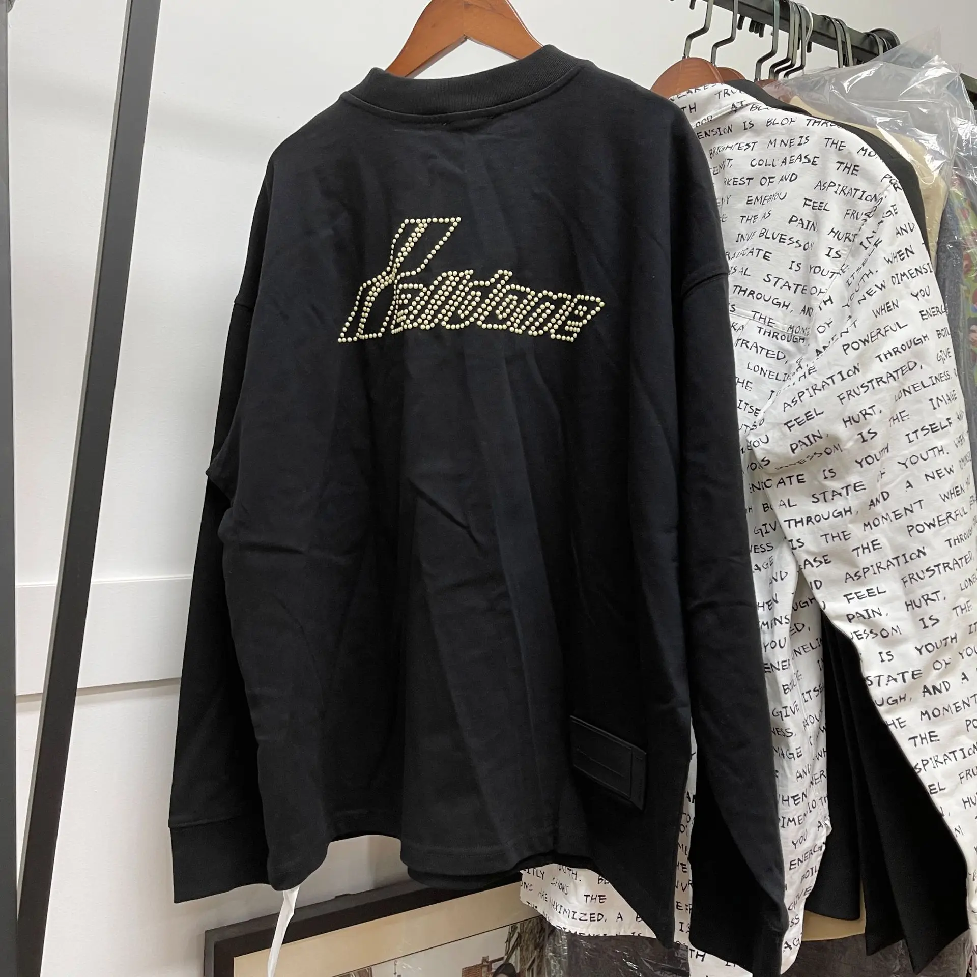 

Hoodies & Sweatshirts