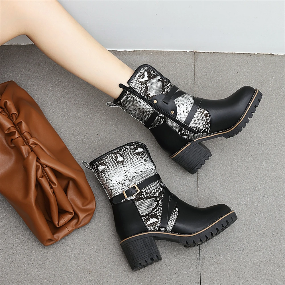 

Женские зимние ботильоны на платформе; Ботинки с пряжкой со змеиным принтом; Женские модные классические ботинки из искусственной кожи с кр...