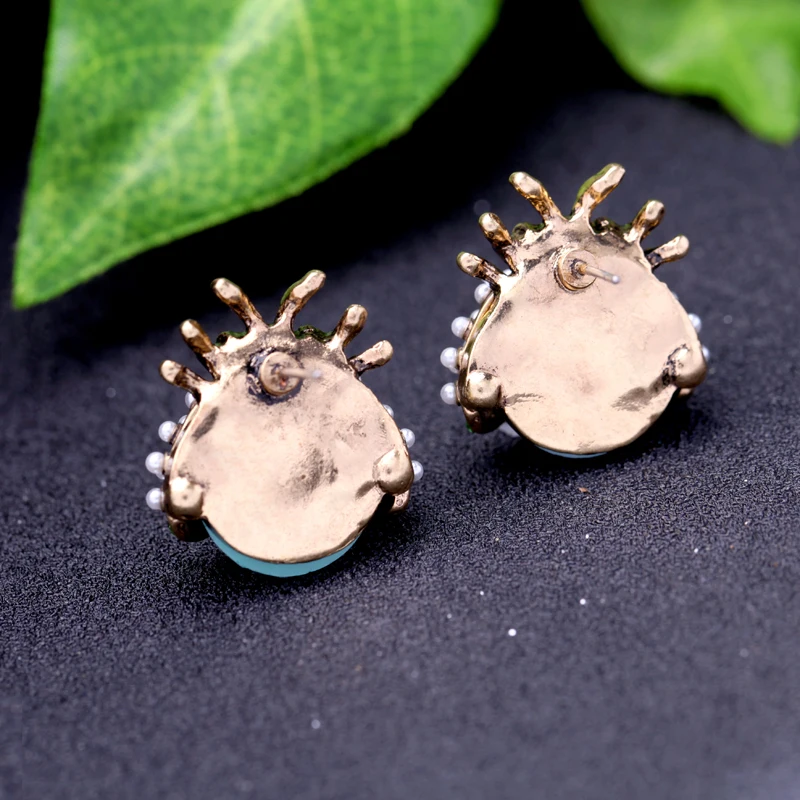 Женские серьги-гвоздики в виде божьей коровки с кристаллами золотого цвета |